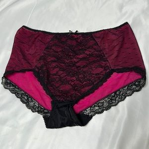 🐼 3/$25 nwot magenta and black panties
